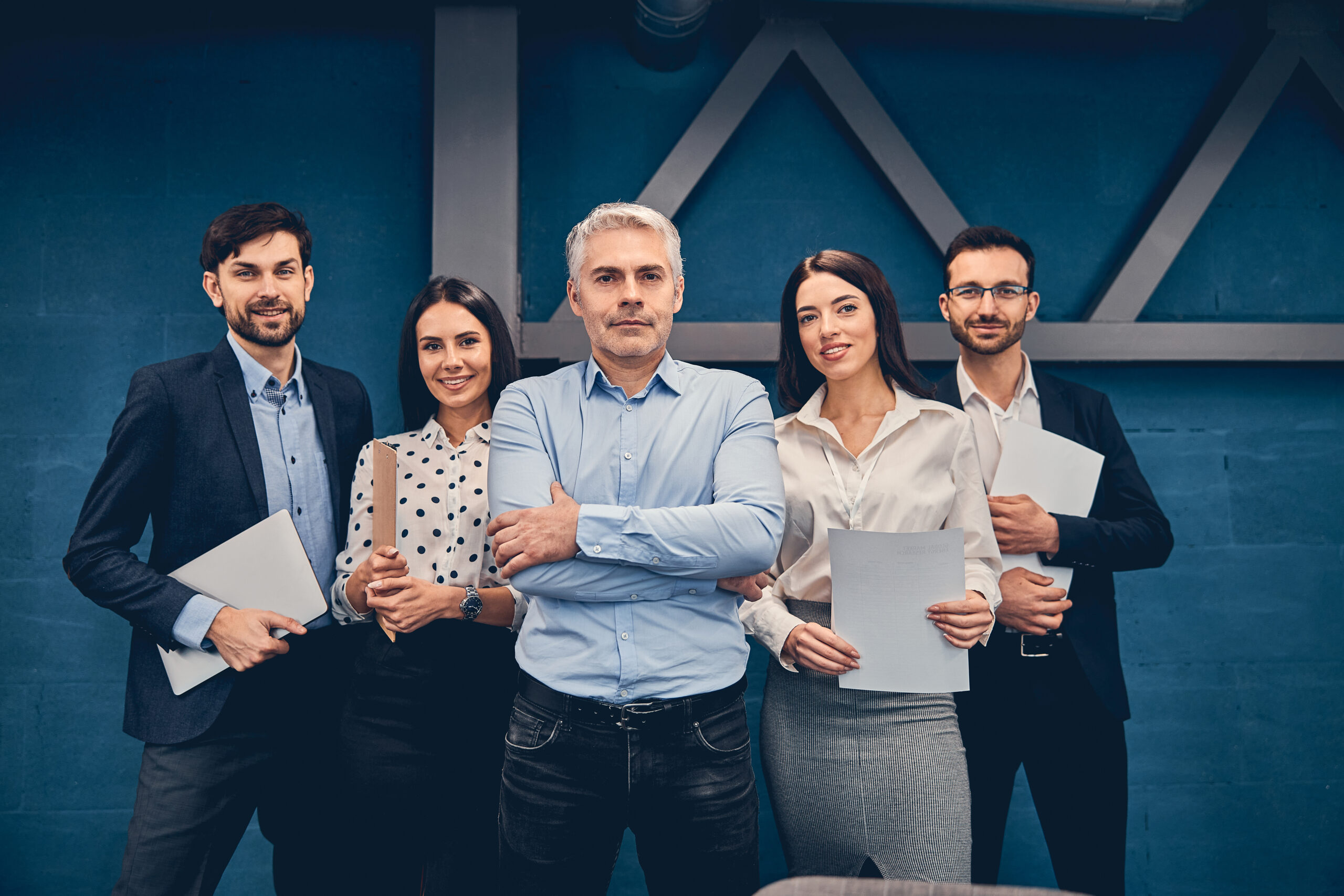 boss leader standing and teaching his team in mode 2025 03 05 16 58 16 utc scaled